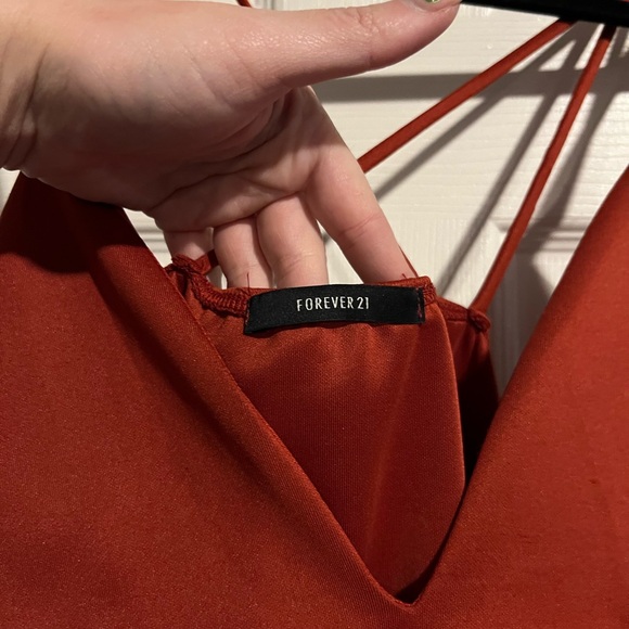 flattering plunge romper - Picture 3 of 6